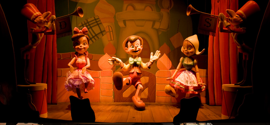 ディズニーランド　ピノキオ　ピノキオの冒険旅行　
